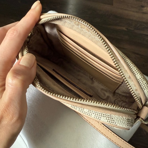 Michael Kors Crossbody Bag MK Signature Vanilla Chain Leather Camera Purse - Picture 7 of 11